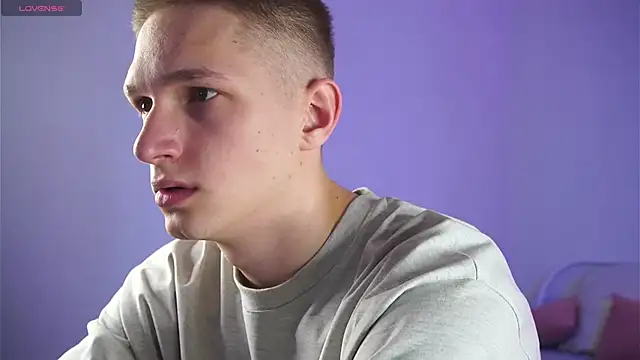 dustyn fox online show from March 2025 06:23:02 PM