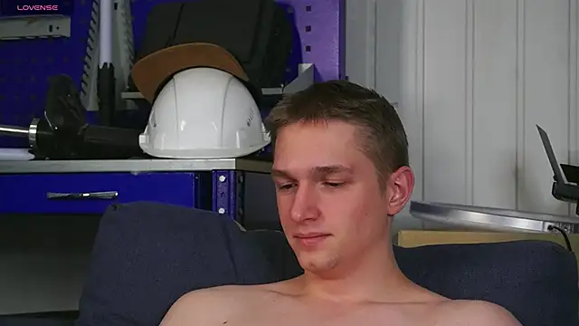 dustyn fox online show from January 2026 06:01:01 PM