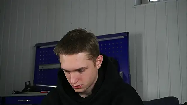 dustyn fox online show from February 2026 08:05:02 AM