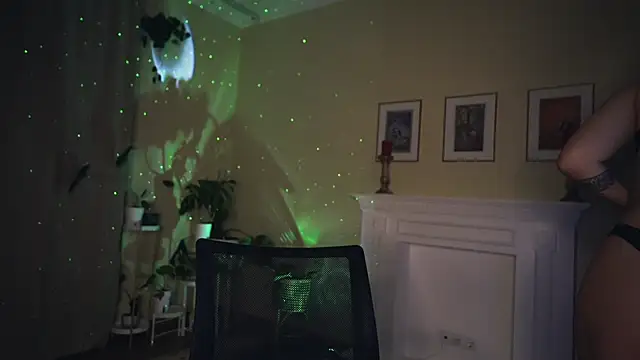 Leona Mell online show from February 2025 07:03:02 PM