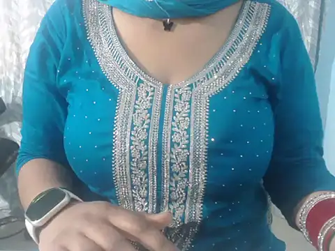 Snapshot of cute-priy chatting on January 2025 09:08:01 AM cute-priy online show from January 2025 09:08:01 AM