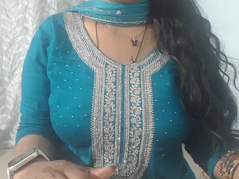 Snapshot of cute-priy chatting on February 2025 05:58:01 AM cute-priy online show from February 2025 05:58:01 AM