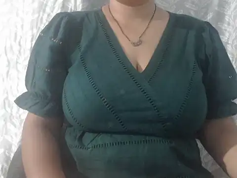 cute-priy online show from May 2026 04:29:01 AM