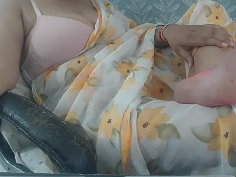 cute-priy online show from July 2026 11:17:02 AM