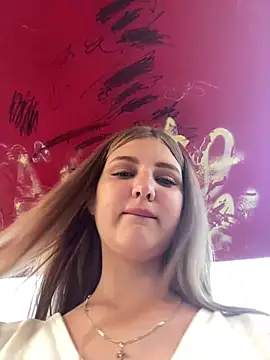 Snapshot of MollyDolle chatting on July 2026 01:28:02 PM MollyDolle online show from July 2026 01:28:02 PM