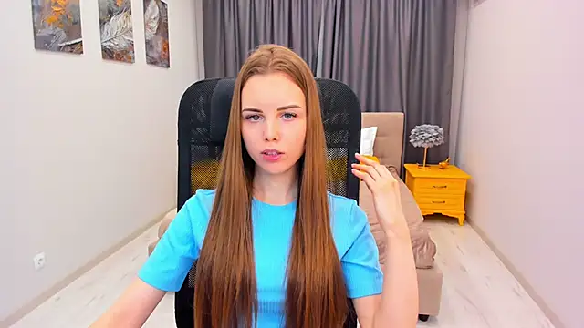 Snapshot of MileyWings chatting on March 2025 02:51:02 PM MileyWings online show from March 2025 02:51:02 PM