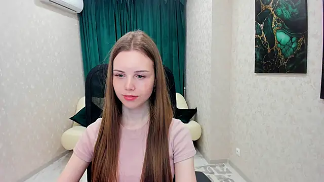 Snapshot of MileyWings chatting on March 2025 10:21:02 AM MileyWings online show from March 2025 10:21:02 AM