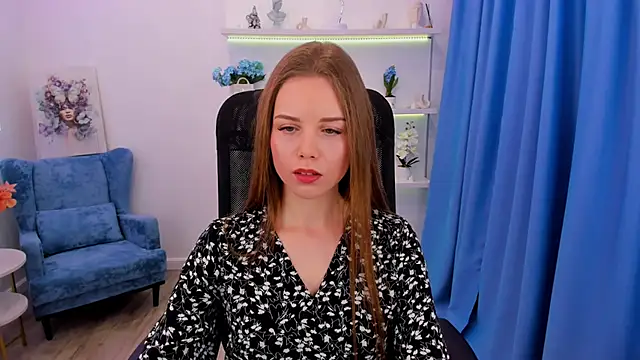 Snapshot of MileyWings chatting on November 2025 11:49:02 AM MileyWings online show from November 2025 11:49:02 AM