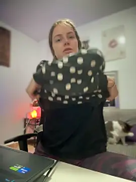 Piinkpandora online show from March 2026 07:50:01 PM