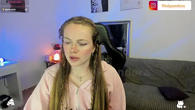 Piinkpandora online show from May 2026 08:07:02 PM