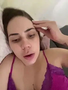 Snapshot of Julinha18 chatting on January 2025 05:25:02 AM Julinha18 online show from January 2025 05:25:02 AM