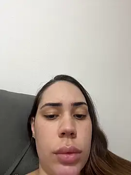 Snapshot of Julinha18 chatting on March 2025 03:37:02 AM Julinha18 online show from March 2025 03:37:02 AM