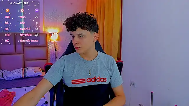 Nathan Bluee online show from February 2025 01:50:01 PM