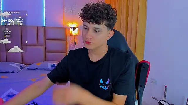 Nathan Bluee online show from February 2025 03:18:02 PM