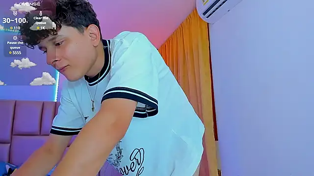 Nathan Bluee online show from March 2025 04:18:01 PM