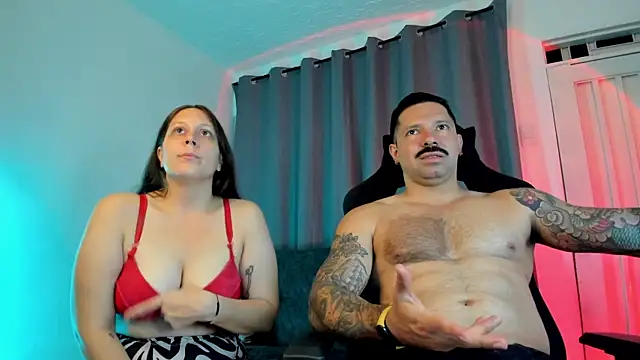 FreeLoveCouple online show from September 2025 02:11:02 AM