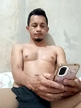 Snapshot of dotado20robson chatting on February 2026 04:40:02 PM dotado20robson online show from February 2026 04:40:02 PM