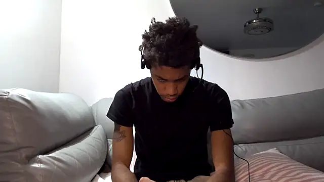 Skinnyblackman online show from October 2025 10:19:01 PM