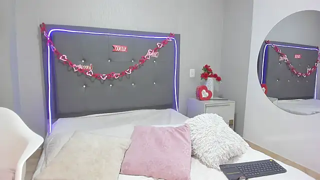 emma lye online show from April 2026 09:12:01 PM