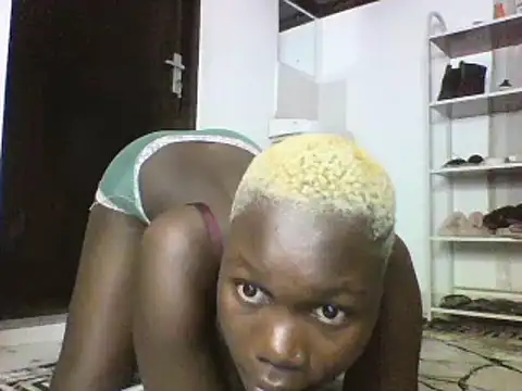 Snapshot of sexyqueen02 chatting on March 2025 10:44:02 AM sexyqueen02 online show from March 2025 10:44:02 AM