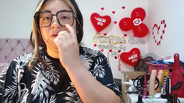 Snapshot of lanaqueen699 chatting on February 2025 03:20:01 PM lanaqueen699 online show from February 2025 03:20:01 PM