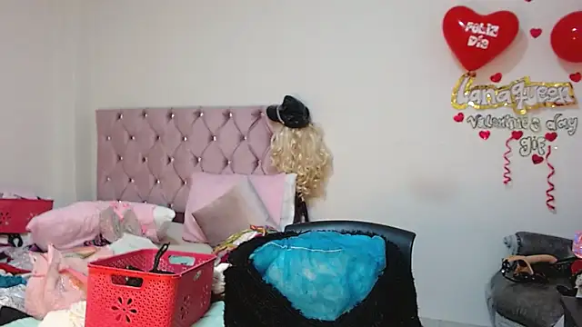 Snapshot of lanaqueen699 chatting on March 2025 03:27:01 PM lanaqueen699 online show from March 2025 03:27:01 PM