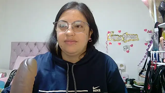lanaqueen699 online show from April 2026 12:33:02 PM