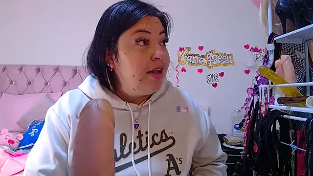 lanaqueen699 online show from May 2026 12:21:02 PM