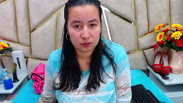 NaomyPrinces online show from February 2025 01:10:02 PM