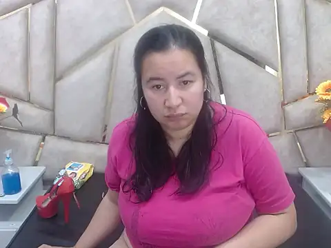 NaomyPrinces online show from February 2025 01:44:01 PM