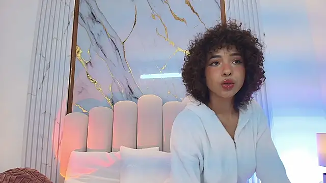 Snapshot of OSHUN_ chatting on February 2025 01:11:02 PM OSHUN online show from February 2025 01:11:02 PM