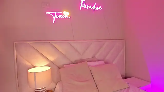 Snapshot of _angela_x chatting on February 2025 06:01:01 PM angela x online show from February 2025 06:01:01 PM