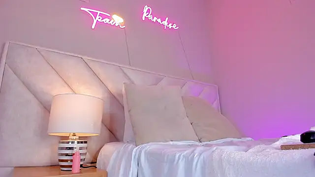 Snapshot of _angela_x chatting on February 2025 03:03:02 PM angela x online show from February 2025 03:03:02 PM