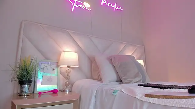 Snapshot of _angela_x chatting on February 2026 11:25:02 AM angela x online show from February 2026 11:25:02 AM