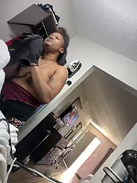 Snapshot of PrettyGal_Tingz chatting on February 2025 07:46:01 PM PrettyGal Tingz online show from February 2025 07:46:01 PM