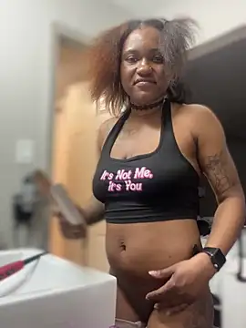 Snapshot of PrettyGal_Tingz chatting on February 2025 11:26:01 PM PrettyGal Tingz online show from February 2025 11:26:01 PM