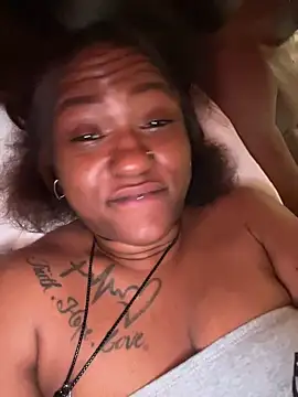 Snapshot of PrettyGal_Tingz chatting on February 2025 01:44:02 PM PrettyGal Tingz online show from February 2025 01:44:02 PM