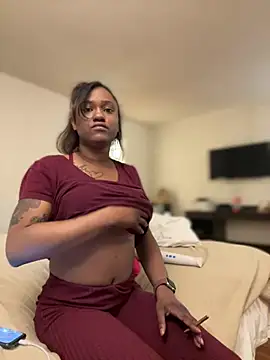 Snapshot of PrettyGal_Tingz chatting on February 2025 01:55:02 AM PrettyGal Tingz online show from February 2025 01:55:02 AM