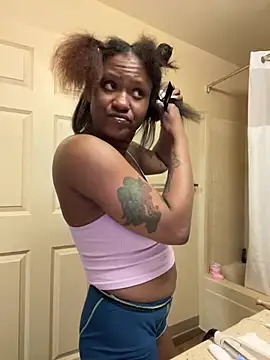 Snapshot of PrettyGal_Tingz chatting on March 2025 05:00:02 AM PrettyGal Tingz online show from March 2025 05:00:02 AM