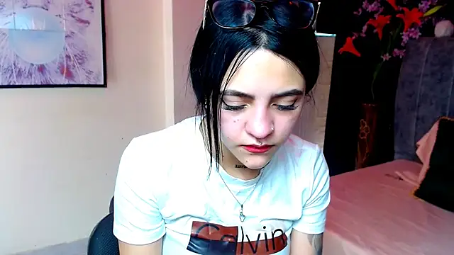 Violettasquirt online show from November 2025 02:09:02 PM