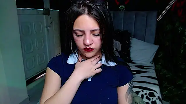 Violettasquirt online show from April 2026 01:38:02 PM