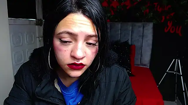 Violettasquirt online show from May 2026 01:29:01 PM