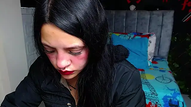 Violettasquirt online show from May 2026 03:18:01 PM