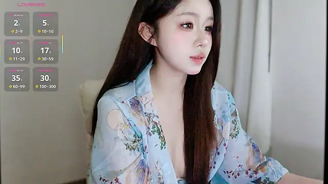 Hazel-11 online show from October 2025 01:40:02 PM