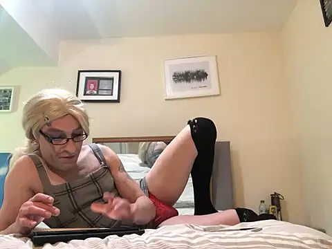 Snapshot of lolaisagoodtime chatting on February 2025 01:24:01 AM lolaisagoodtime online show from February 2025 01:24:01 AM