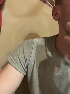 Snapshot of red_red00 chatting on November 2025 05:23:02 PM red red00 online show from November 2025 05:23:02 PM