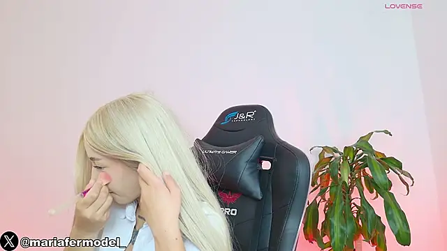 Mariafer05 online show from February 2026 03:09:02 PM