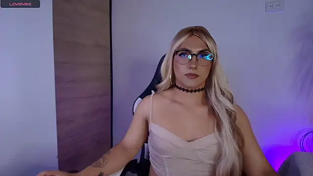 Snapshot of -Sofii_ chatting on April 2026 08:50:01 PM -Sofii online show from April 2026 08:50:01 PM