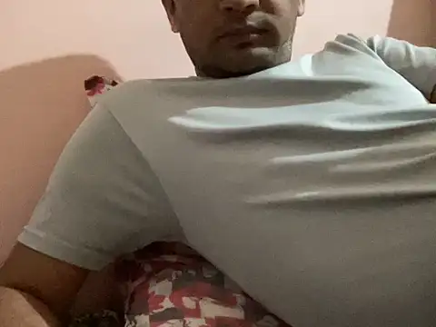 NiceBoy9099 online show from November 2025 05:57:01 PM