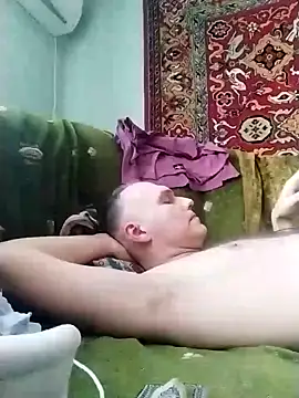 Snapshot of Pineapple04 chatting on January 2025 01:17:01 PM Pineapple04 online show from January 2025 01:17:01 PM